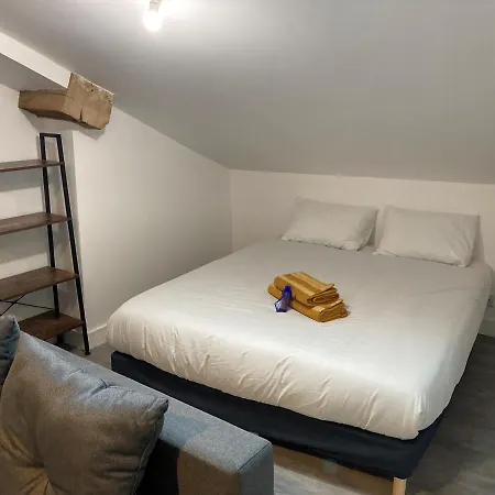 Les Toits D'agen 아쟁